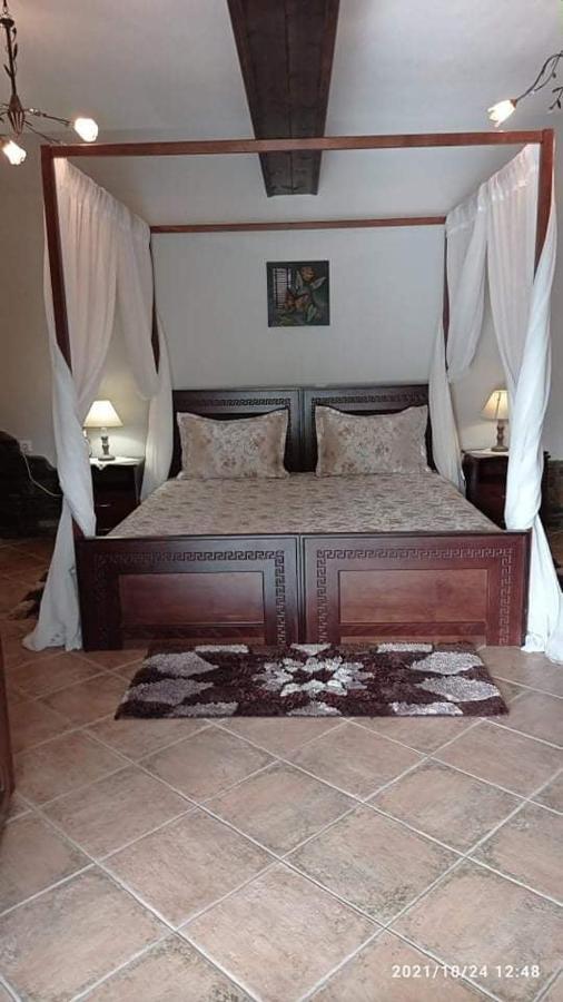 Athanasiou Guest house *