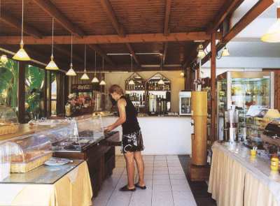 Chronis & 2* Adamantas (Milos)