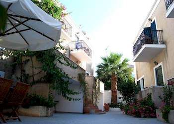 Twin House 3* Spetses Town