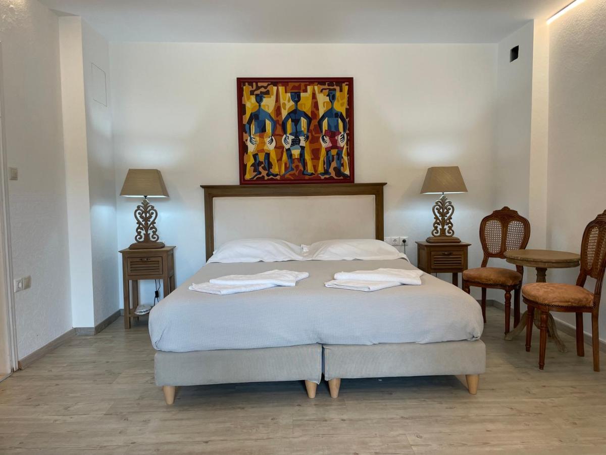 Syros Village Guest house *