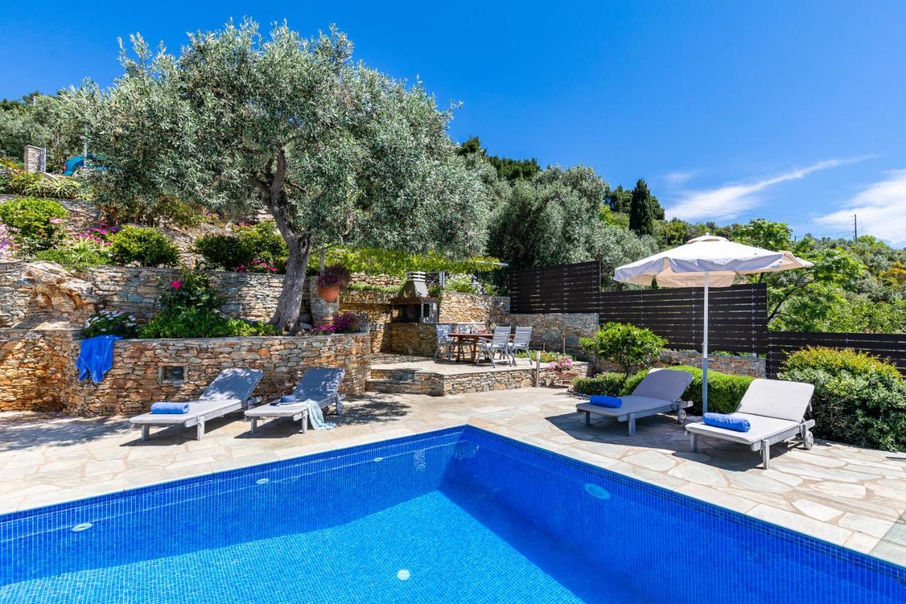 Stefani Villa *
