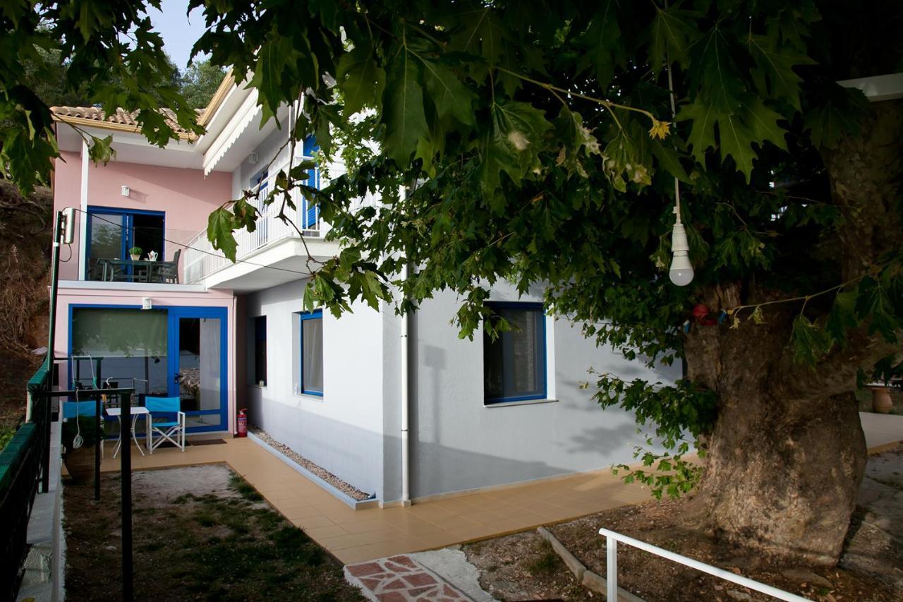 Niki Apartment *