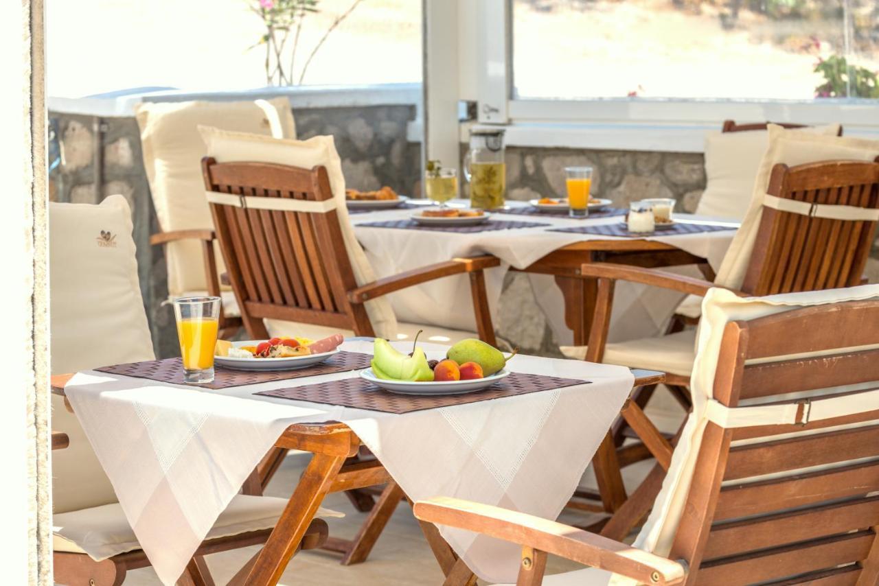 Konstantinos Aparthotel Adamantas (Milos)