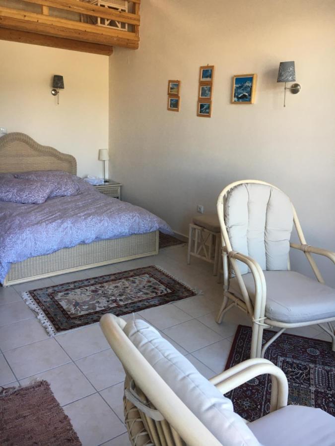 Anarada Guest house
