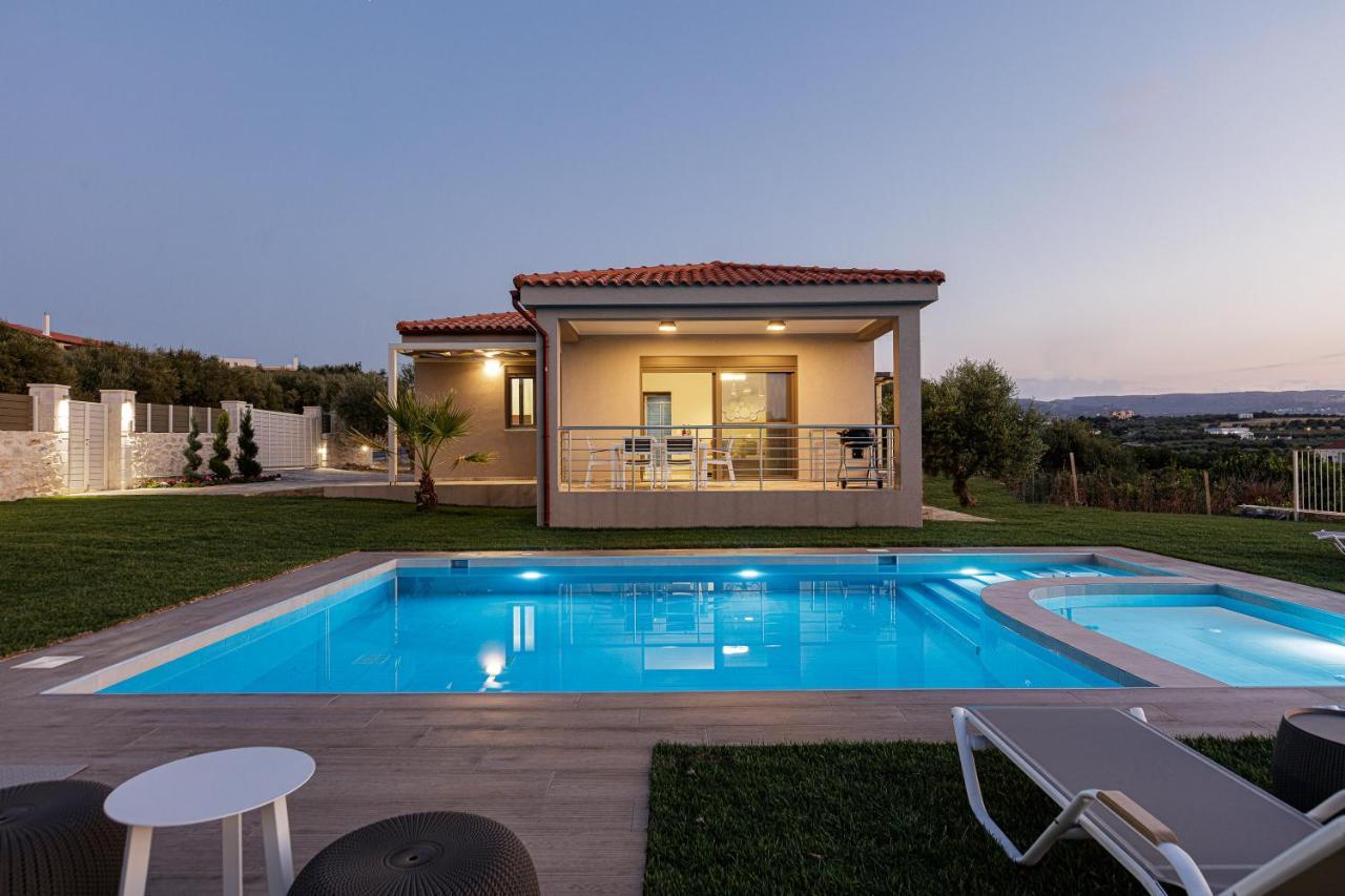 Merastri Villa *