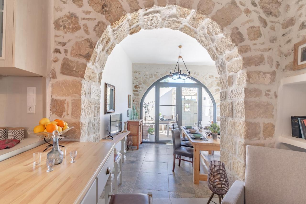 Stonehouse South Crete Vori