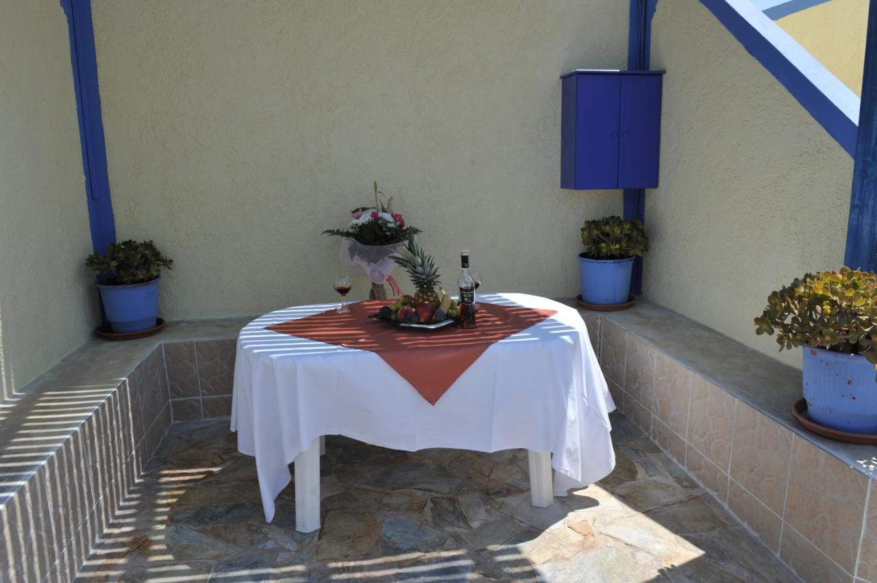Darzenta Athina Apartment Perivolos (Santorini)