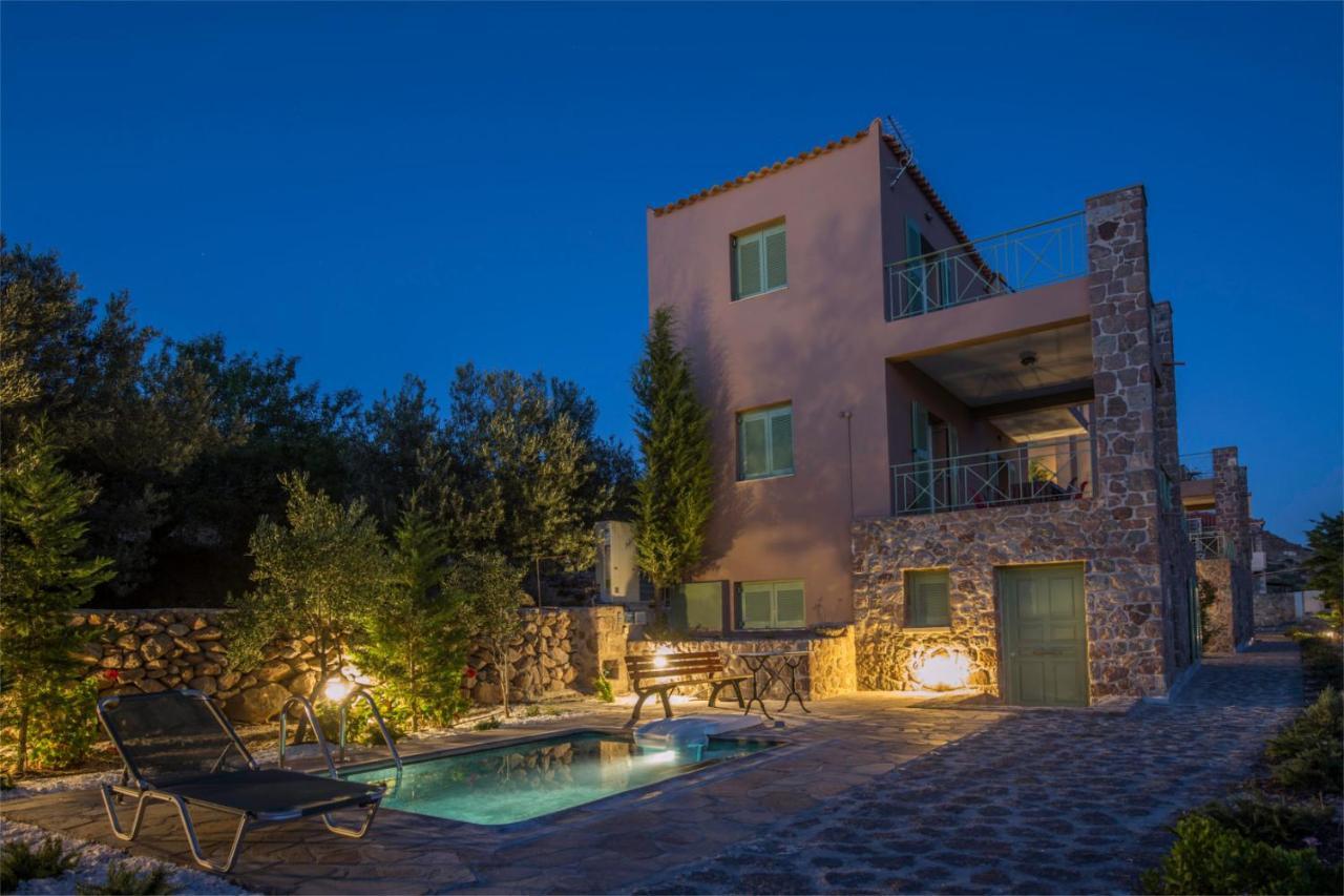 Carmina Villa Aegina