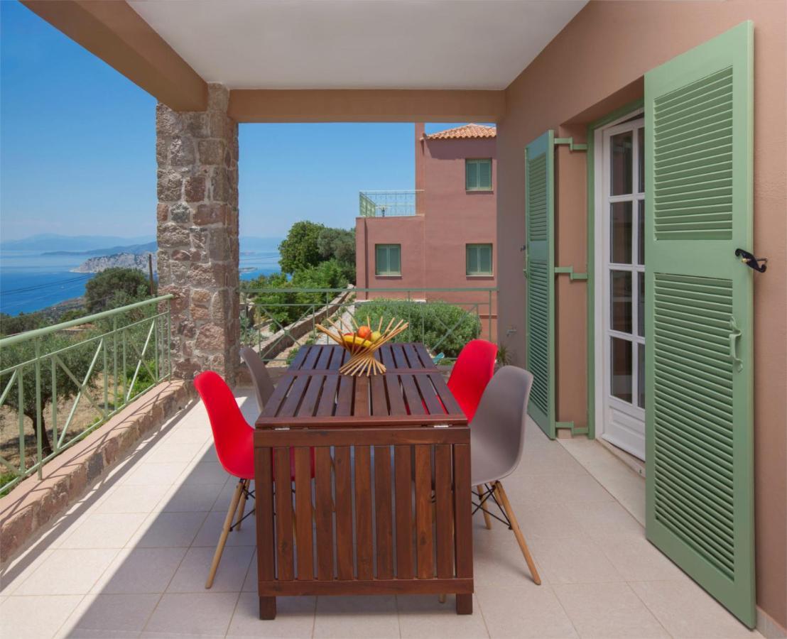 Carmina Villa *
