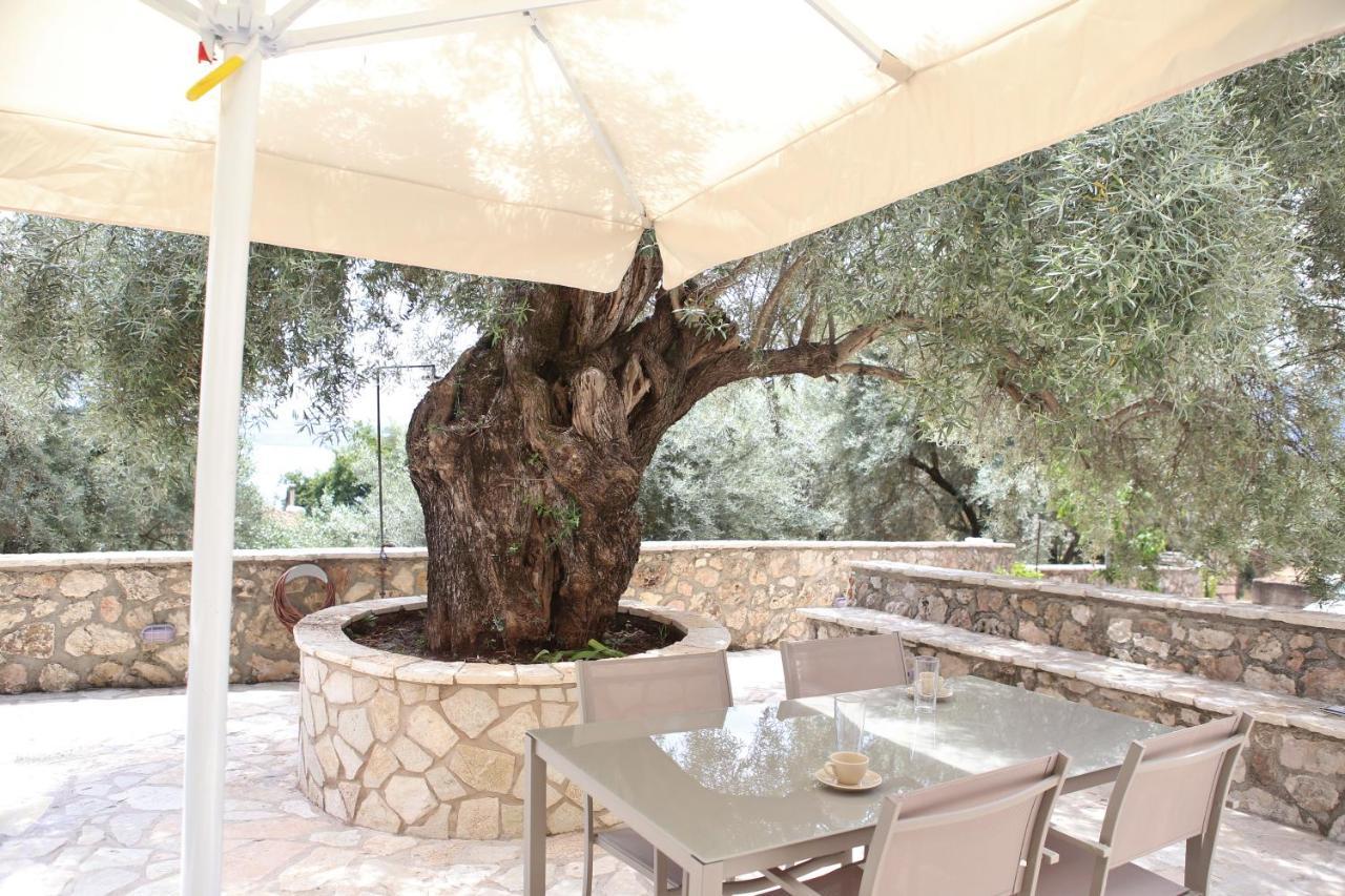 Lefkada Dikran's Nydri (Lefkada)