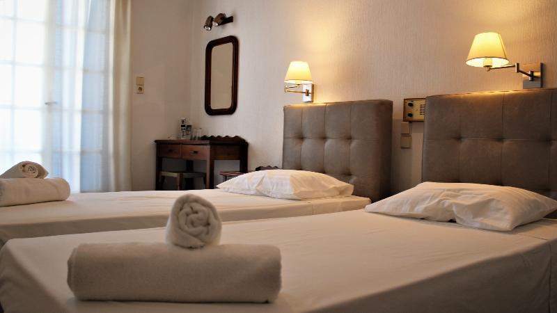 Hotel Artemis Santorini 3*