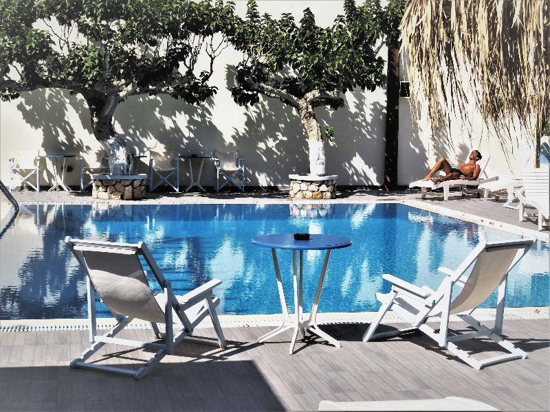 Artemis Santorini 3*