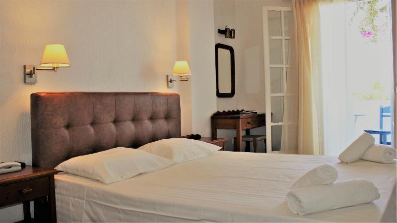 Artemis Santorini 3* Kamari (Santorini)