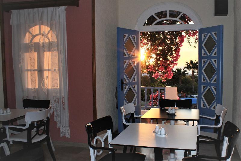 Artemis Santorini Hotel Kamari (Santorini)