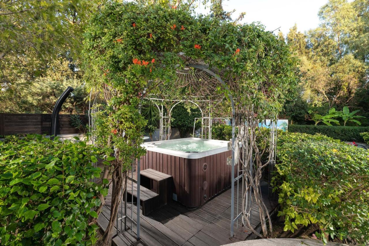 Small Paradise With Pool & Jacuzzi 