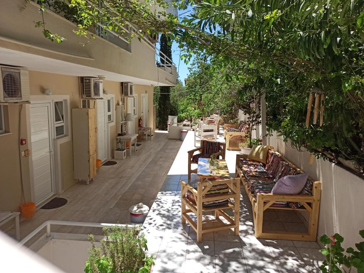 Heras Garden Apartment *