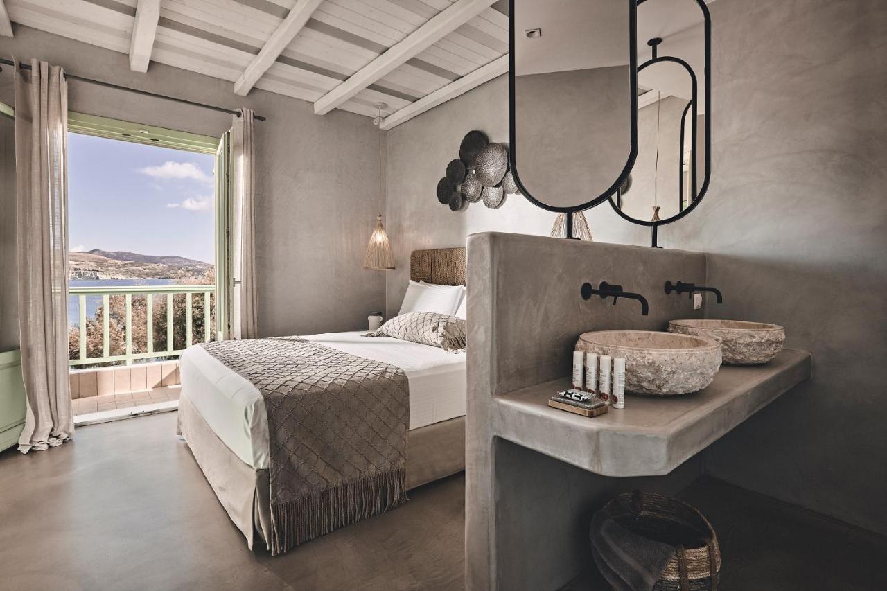 Noon Beyond Accommodation Pollonia