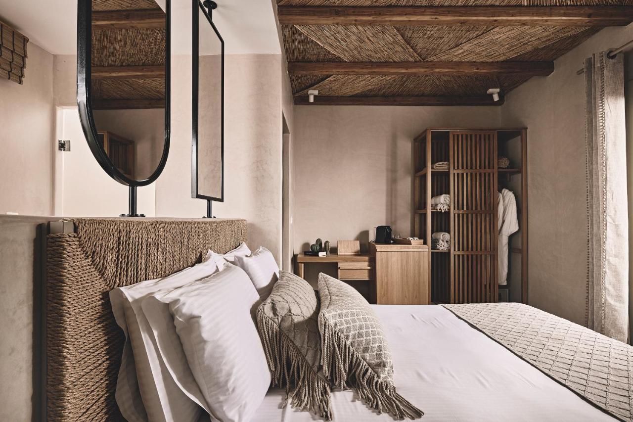 Noon Beyond Accommodation Pollonia