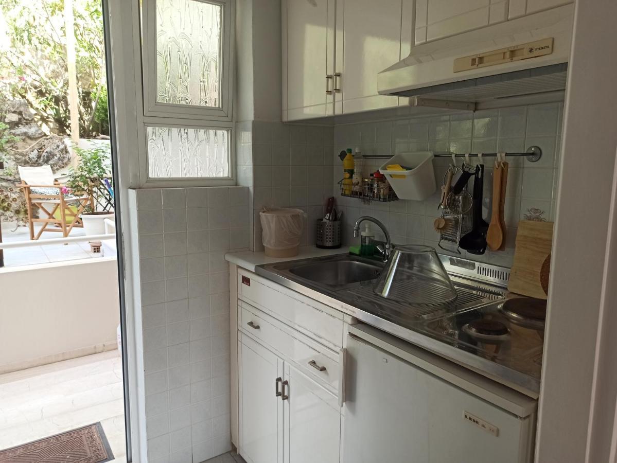 Heras Garden Apartment *