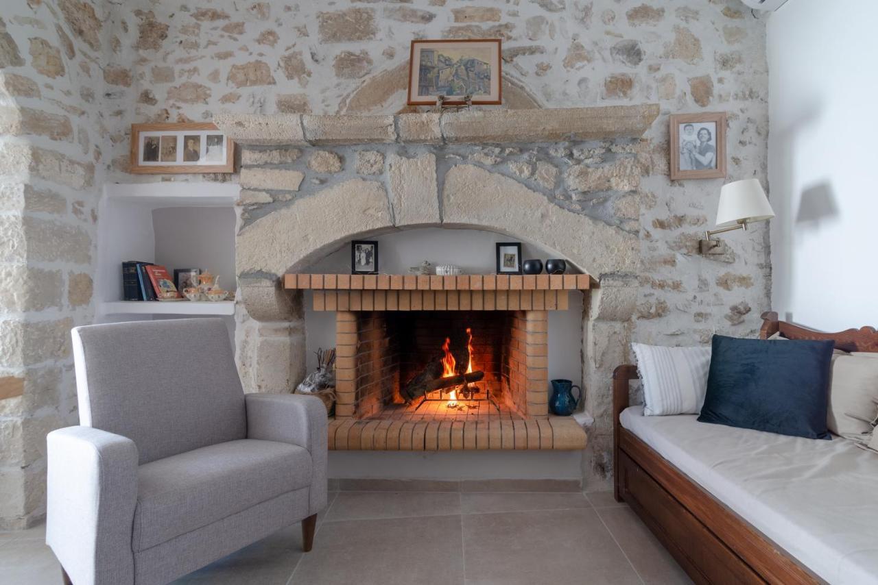 Stonehouse South Crete * Vori