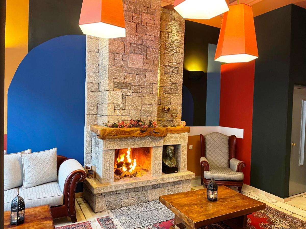 Parnassos Hotel 3*