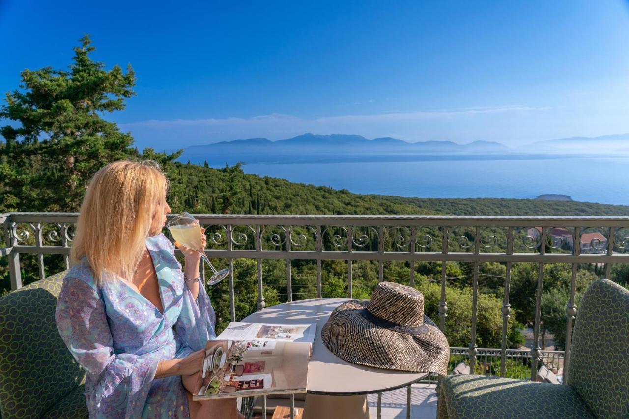 Villa Luxury Above Emblisi , With Heated Pool ! Fiskardo