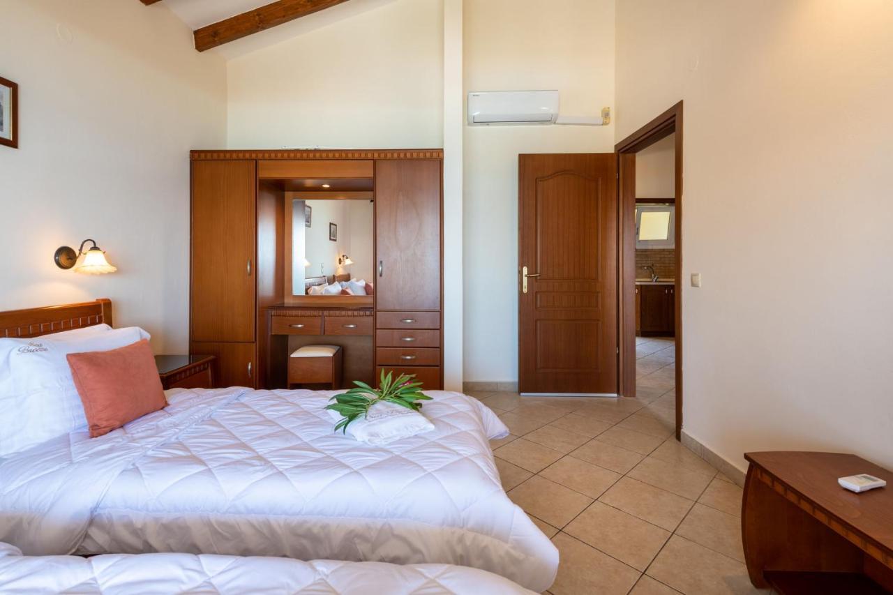 Sea Breeze & Aparthotel 2*