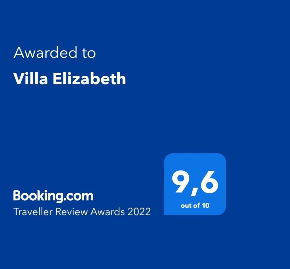 Elizabeth Athos Holiday home *