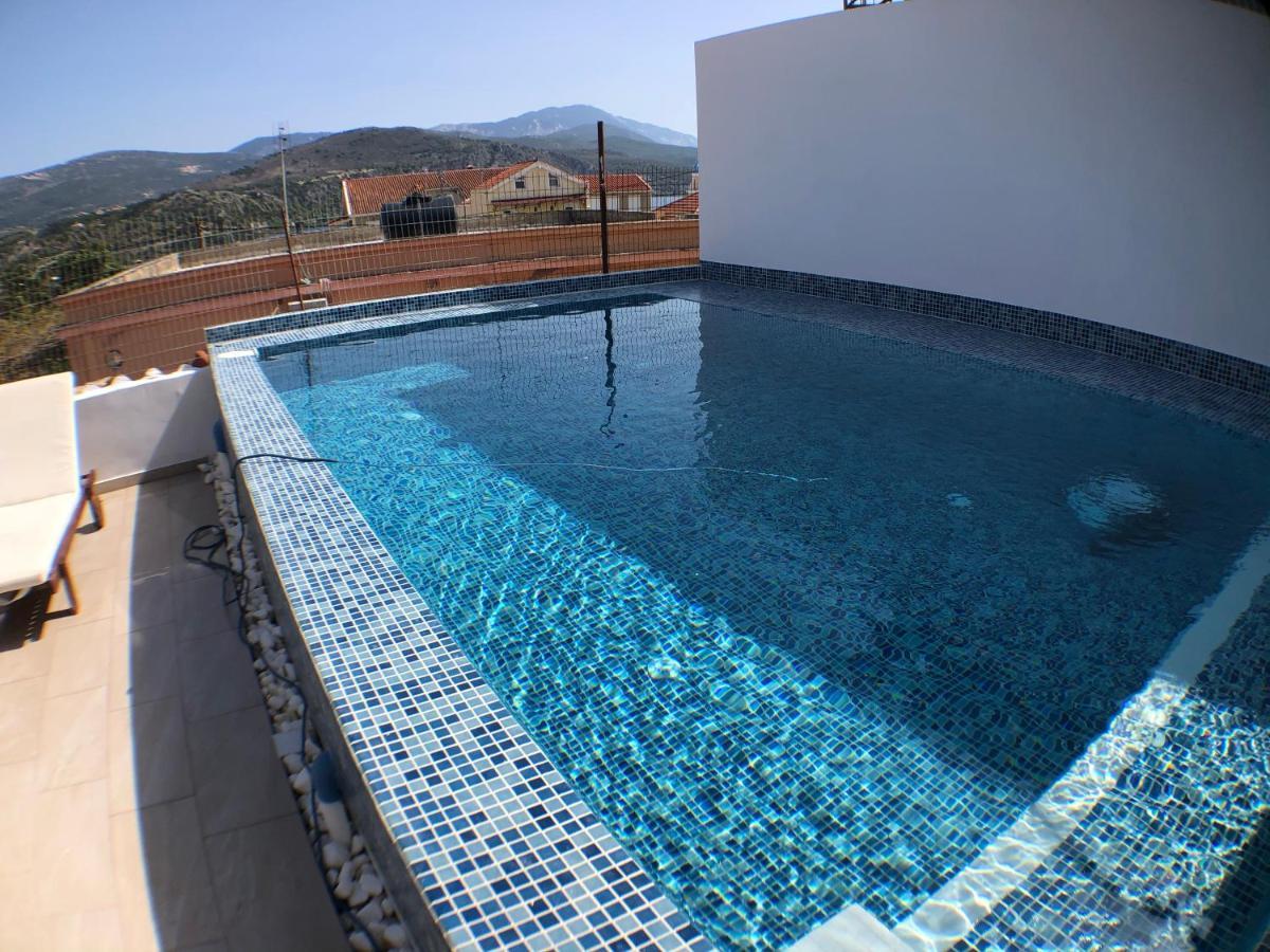 Metropolis House/villa With Garden & Pool-jacuzzi Villa *