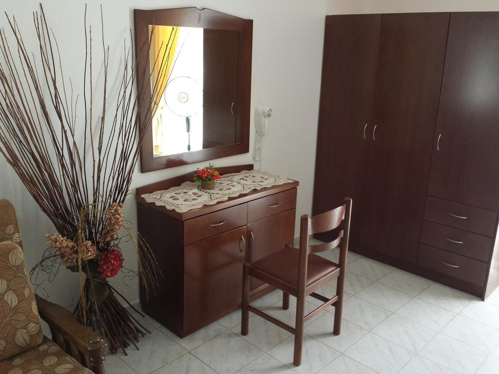 Nikos Studios Guest house *