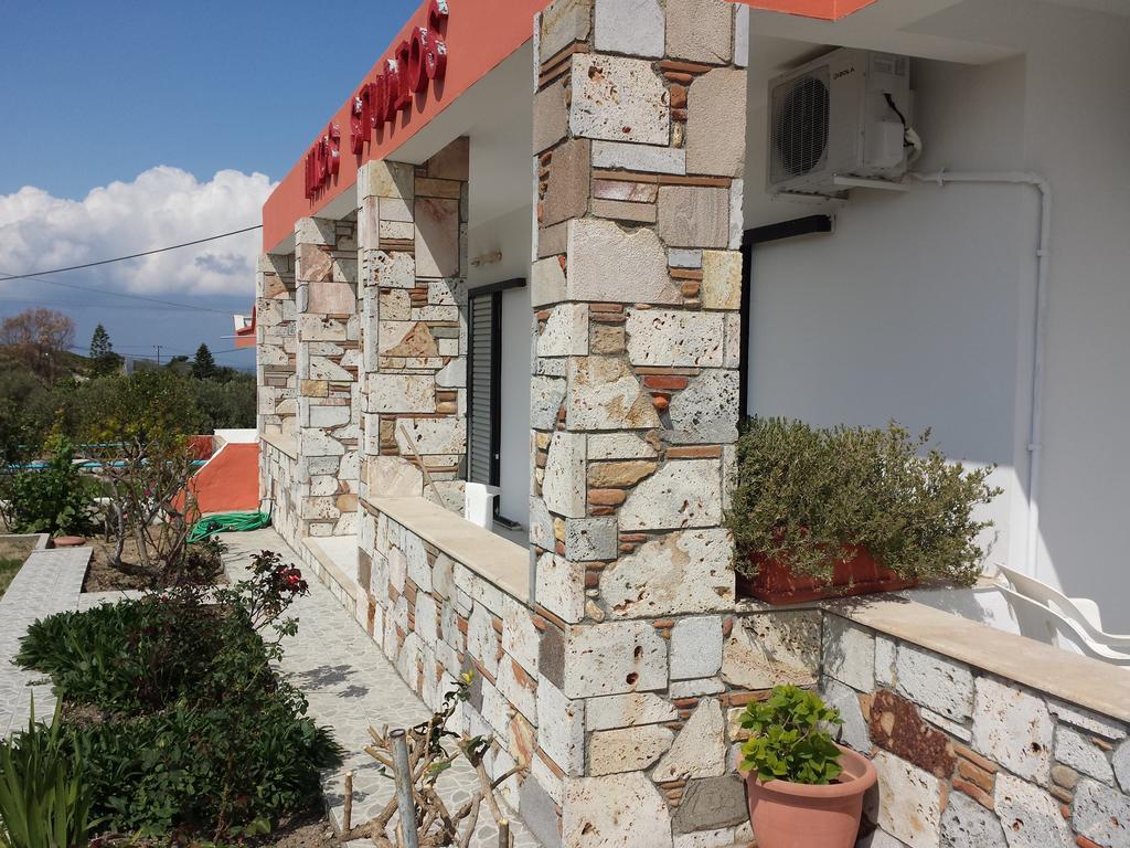 Nikos Studios Guest house