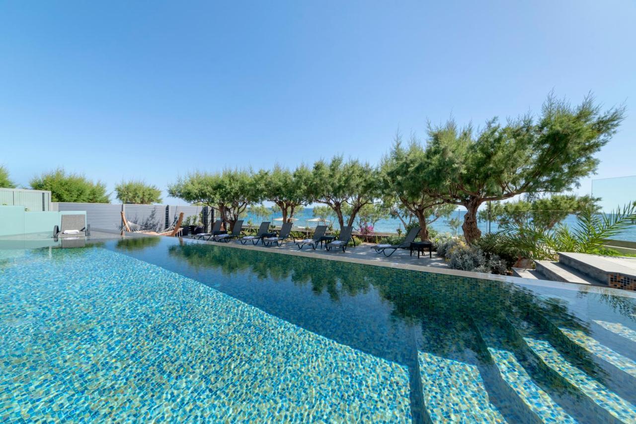 Moonlight Seafront Apartment