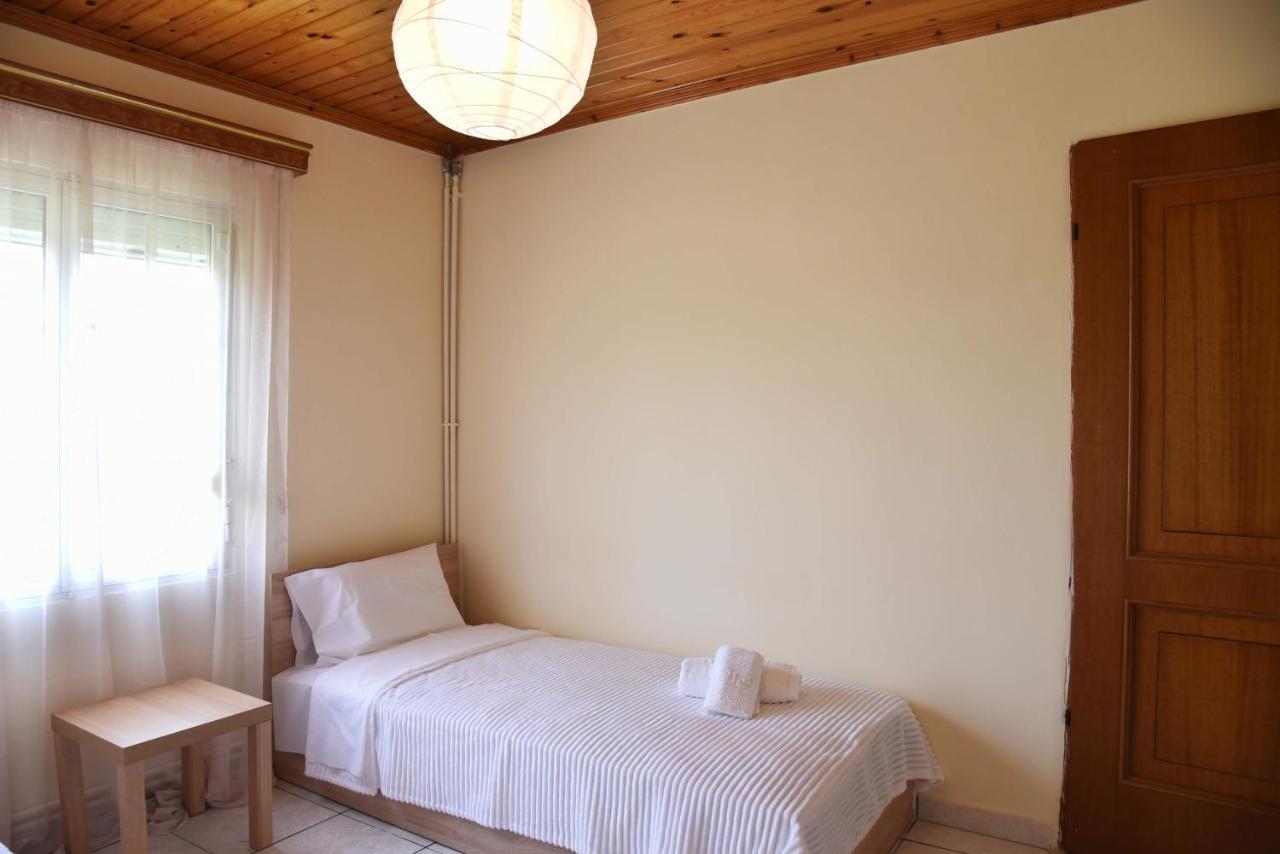 Summer Panorama Retreat - Yard, Barbeque, Up To 7 *