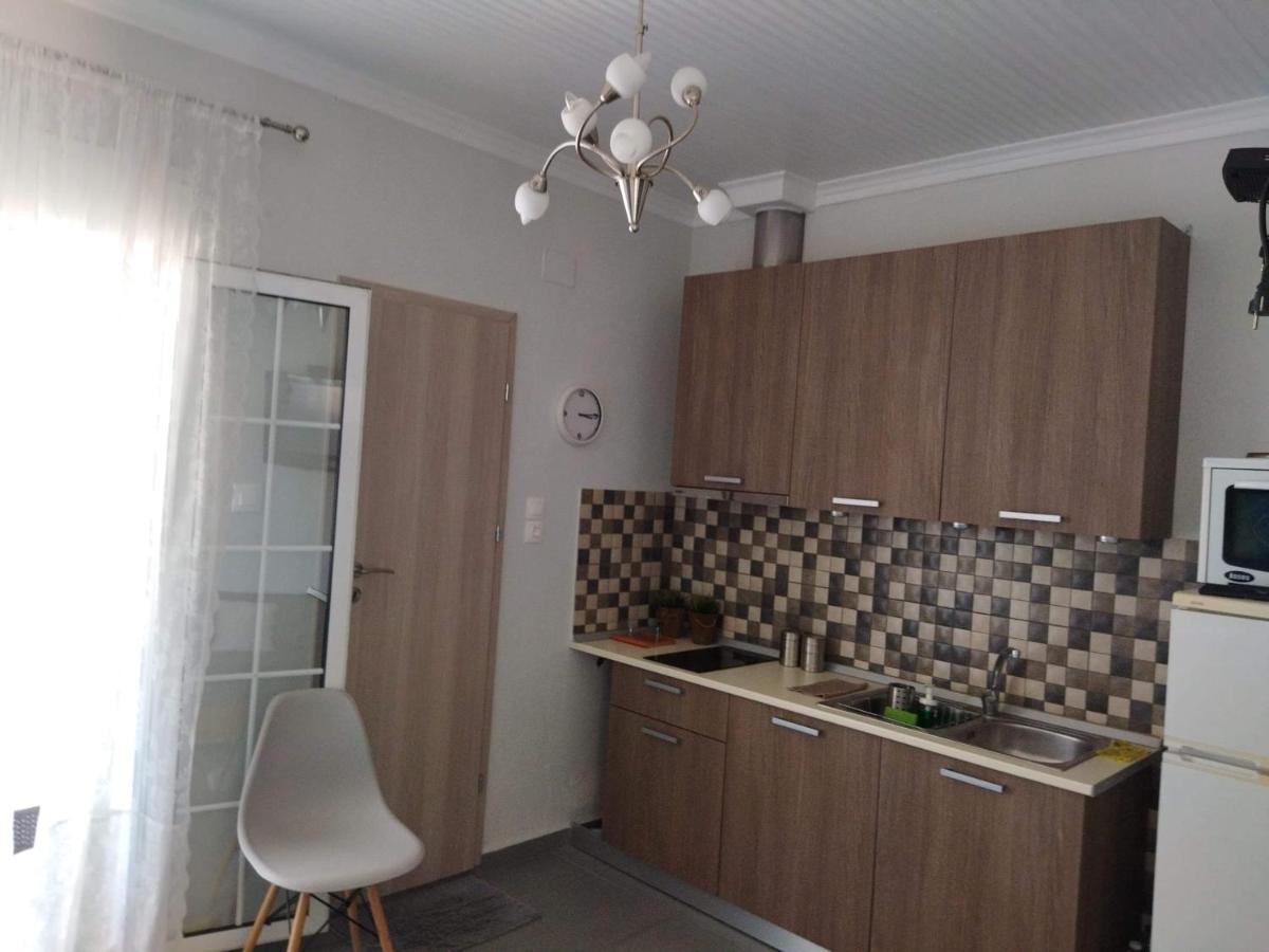 Kastro House *