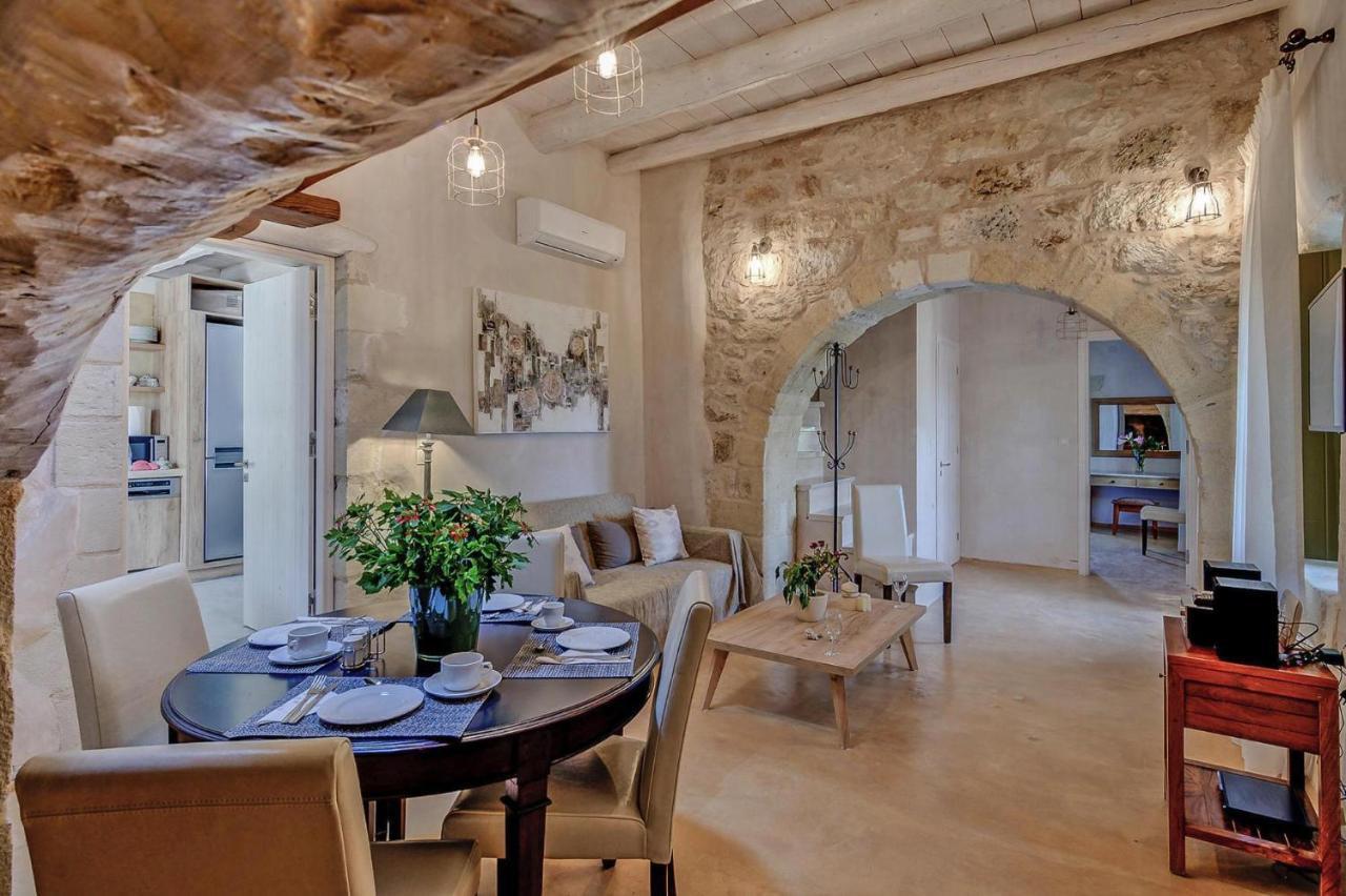 House, Castellos