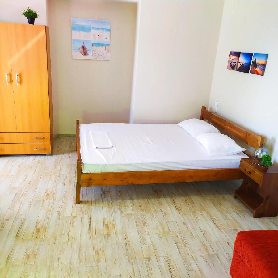 Aparthotel Leonidas Greecefiloxenia *
