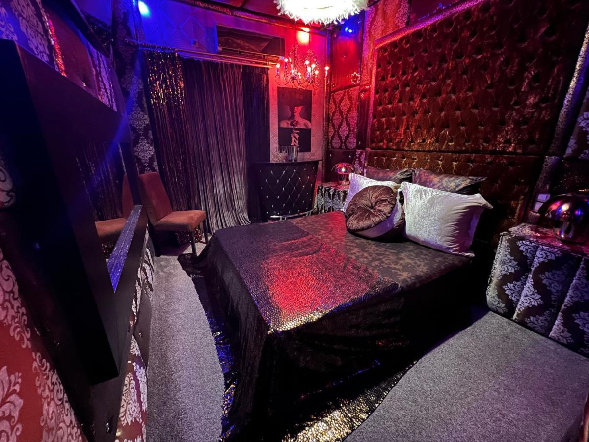 Love hotel Priamos Erato