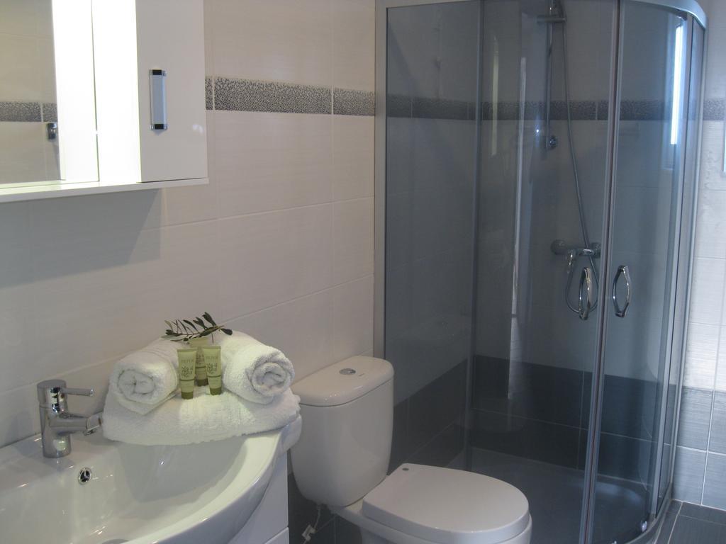 Seaside Studios Kirania Apartment