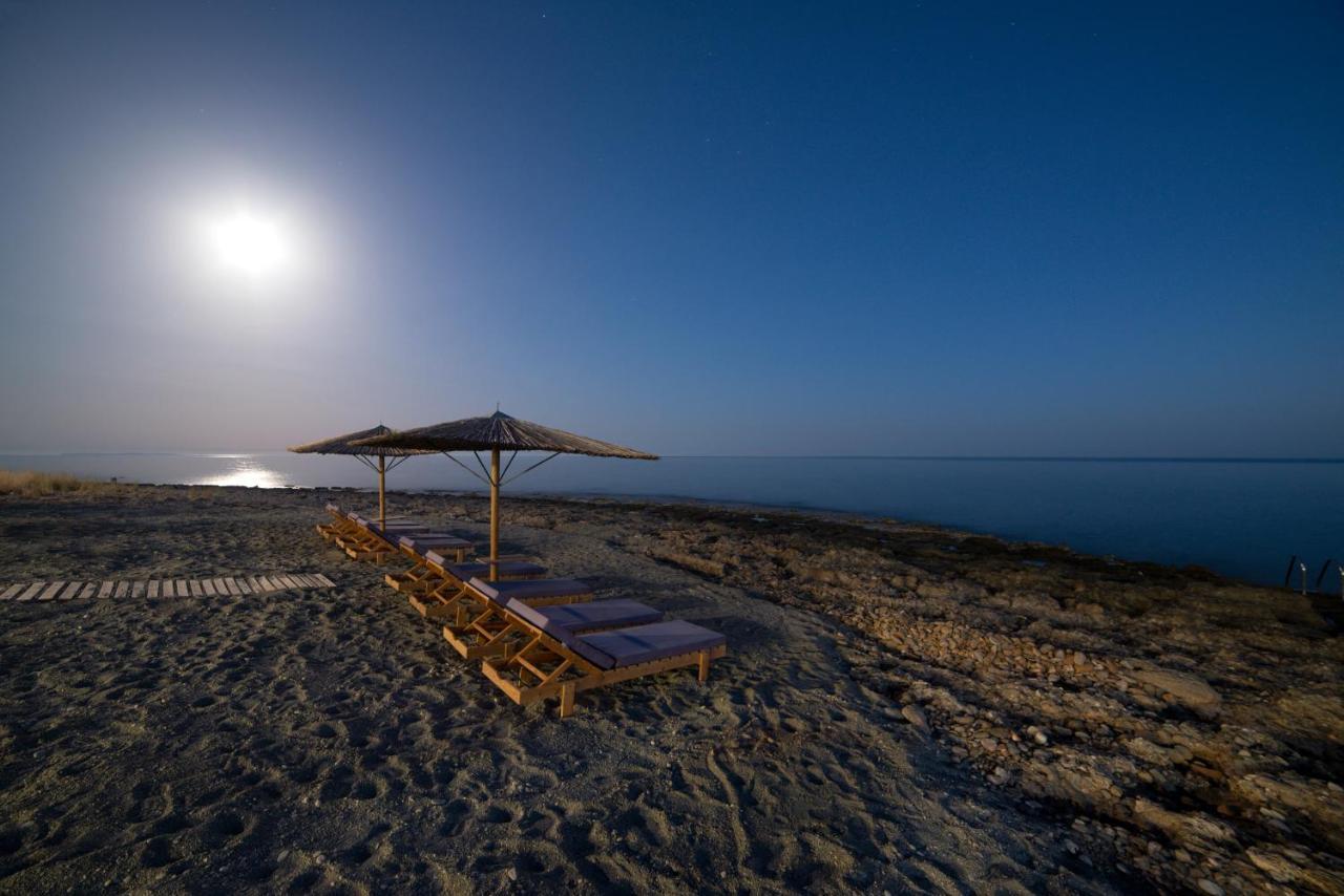 Moonlight Seafront *