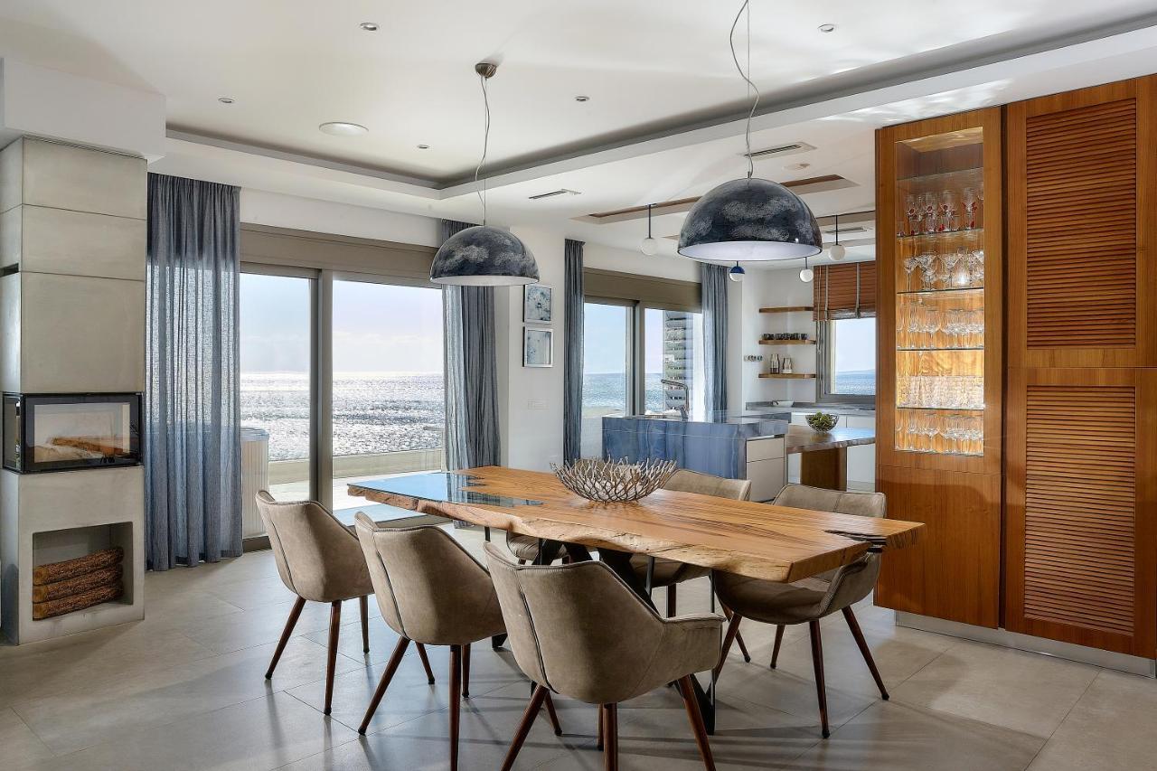 Moonlight Seafront Apartment *