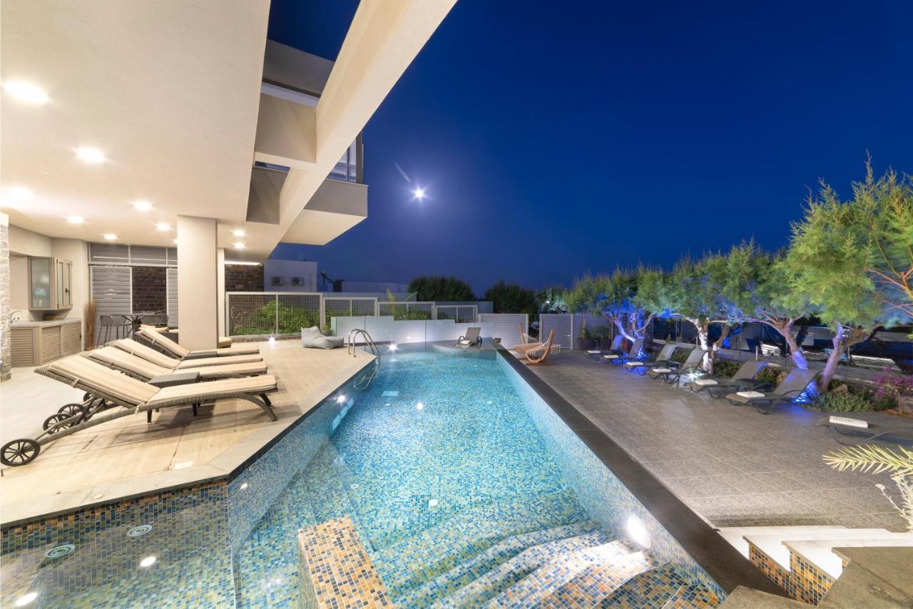 Moonlight Seafront Apartment