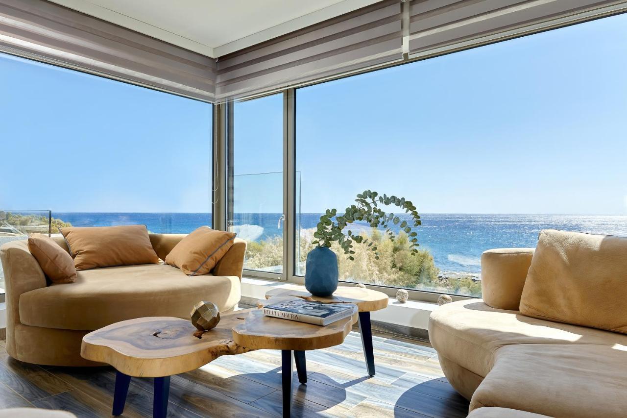 Moonlight Seafront Apartment