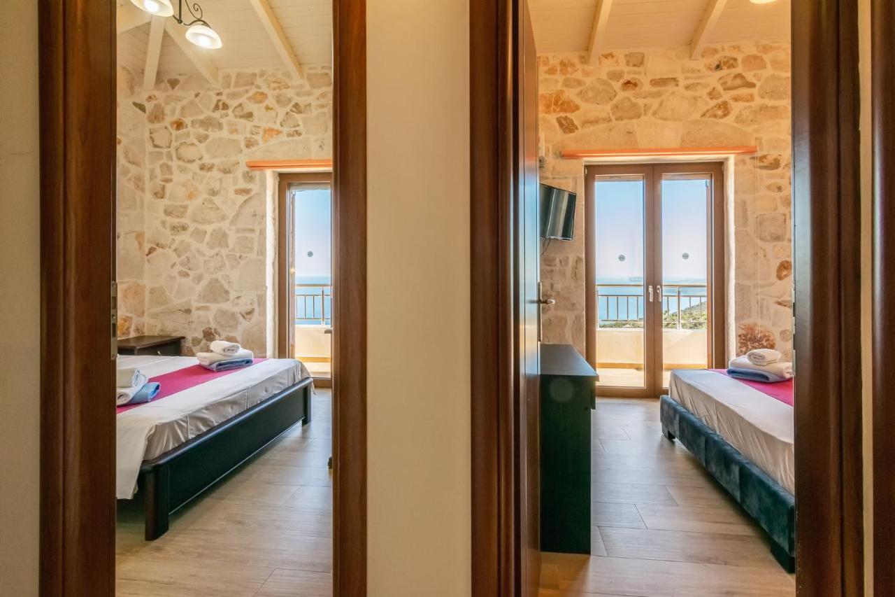 Orient Deluxe * Elatia (Zakynthos)