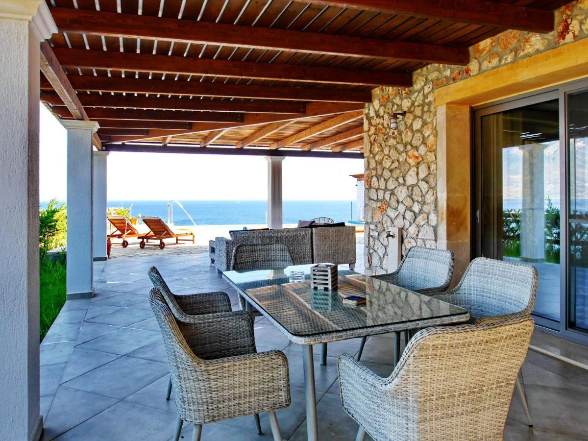 Kalypso Infinity Pool