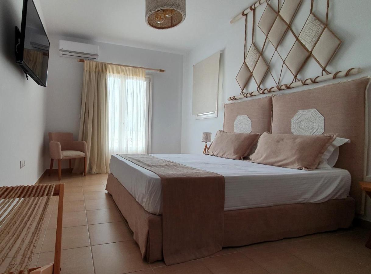 Guest house Sarakiniko Adamantas (Milos)