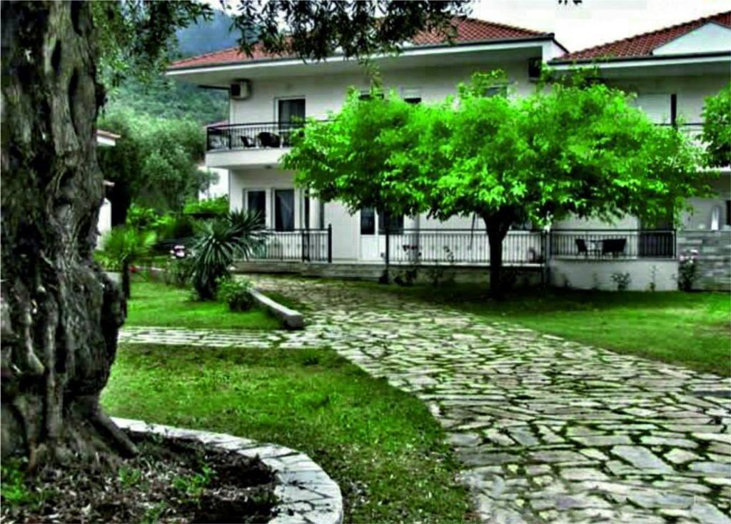 Aneton Chrysi Ammoudia