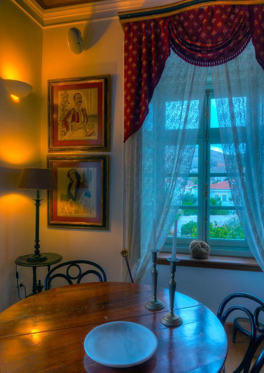 Cotommatae Hydra 1810 Hotel