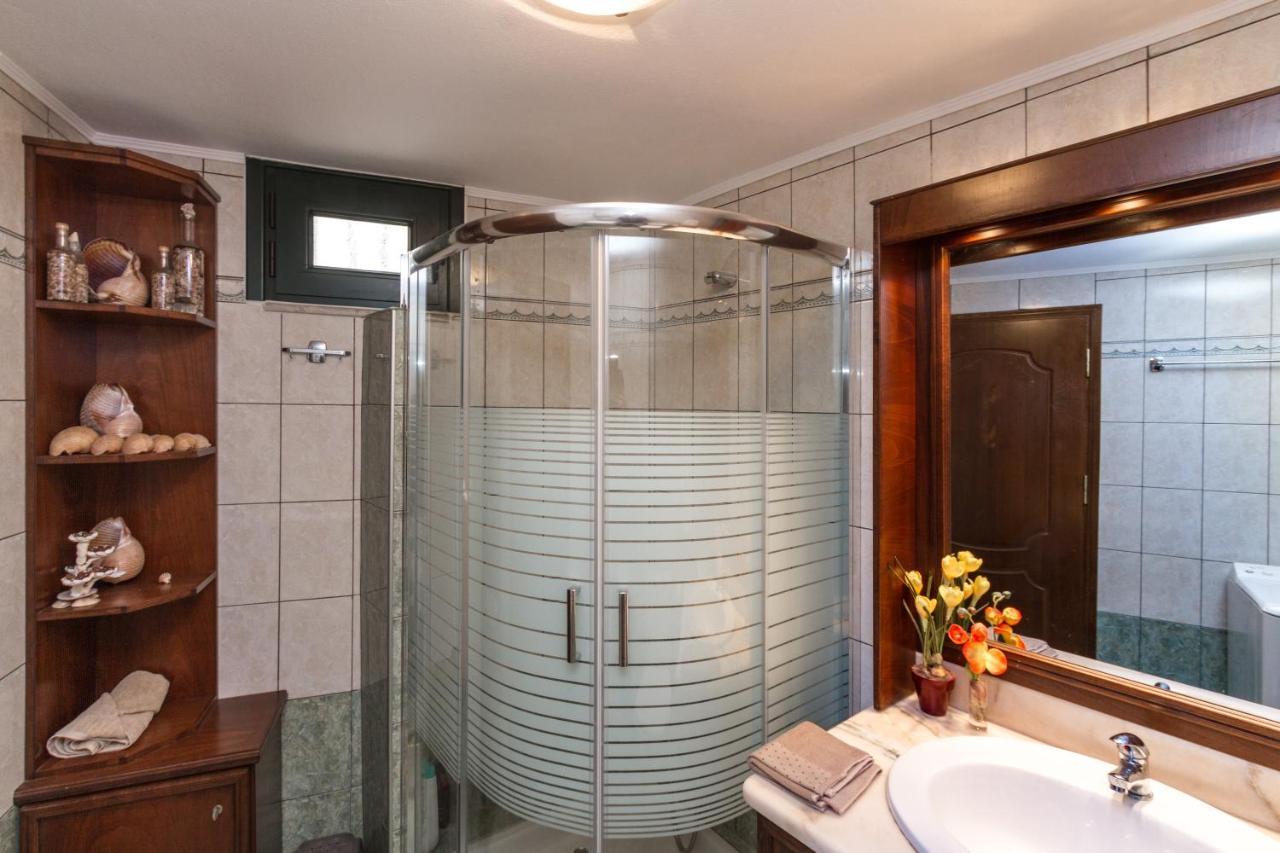 Konstas Stone Island House In Meganisi Holiday home Spartokhorion