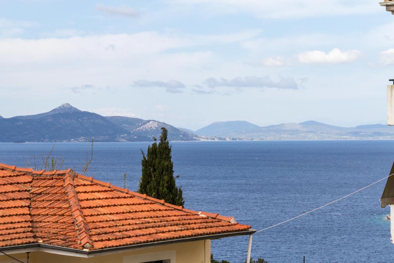 Konstas Stone Island House In Meganisi Holiday home *