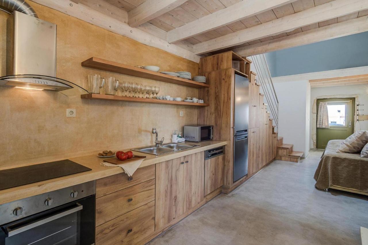 House, Castellos *